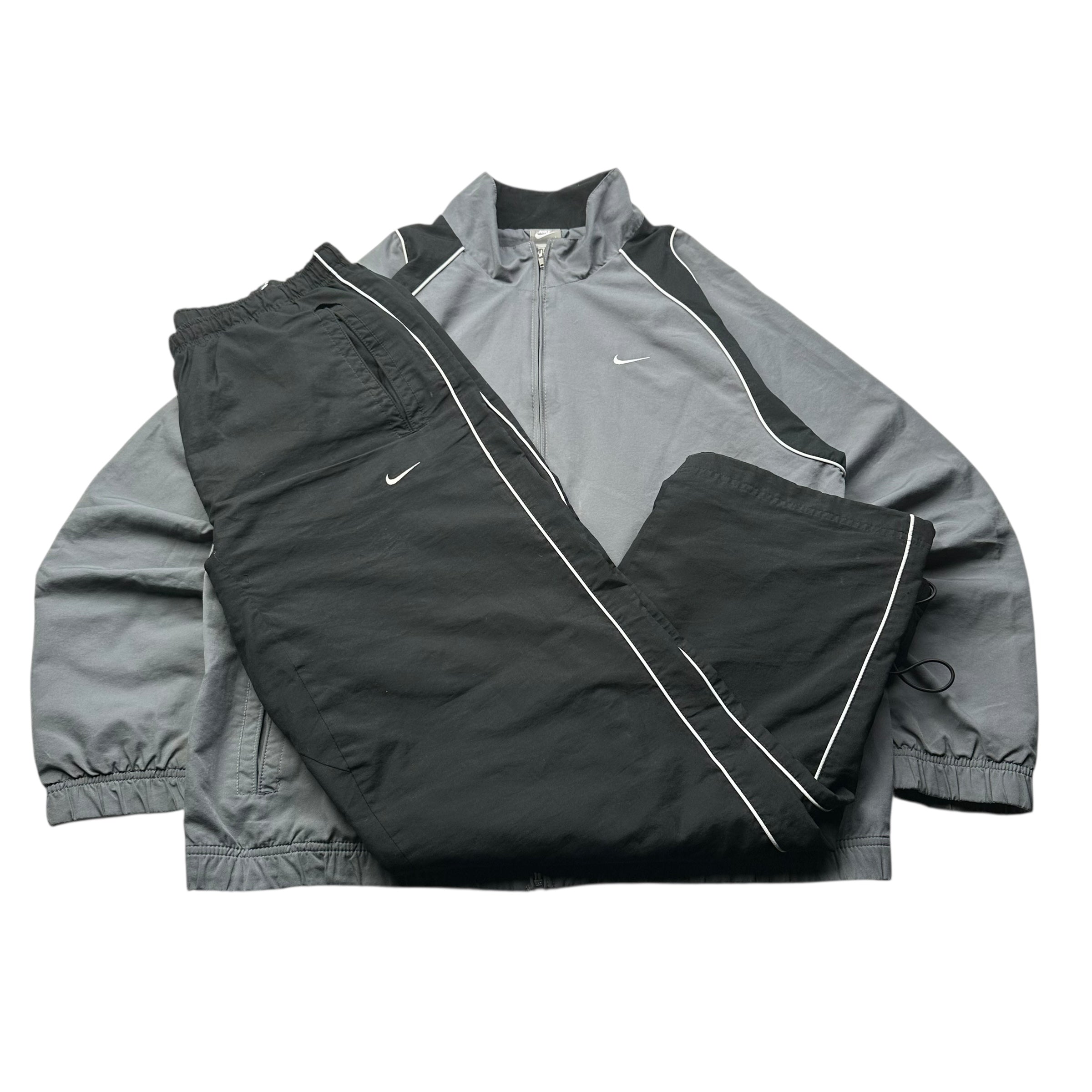 Nike Tracksuit (L)