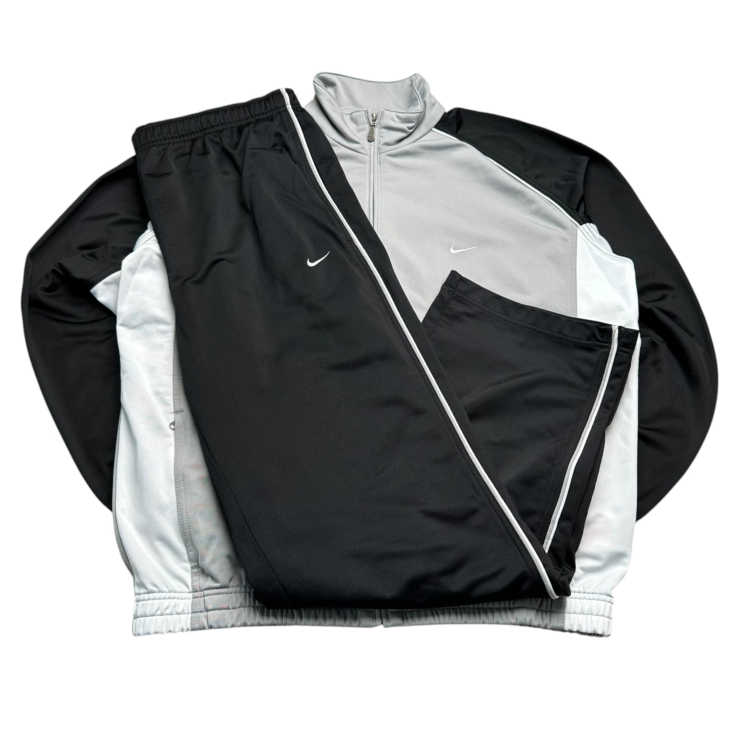 Nike Tracksuit (XL)