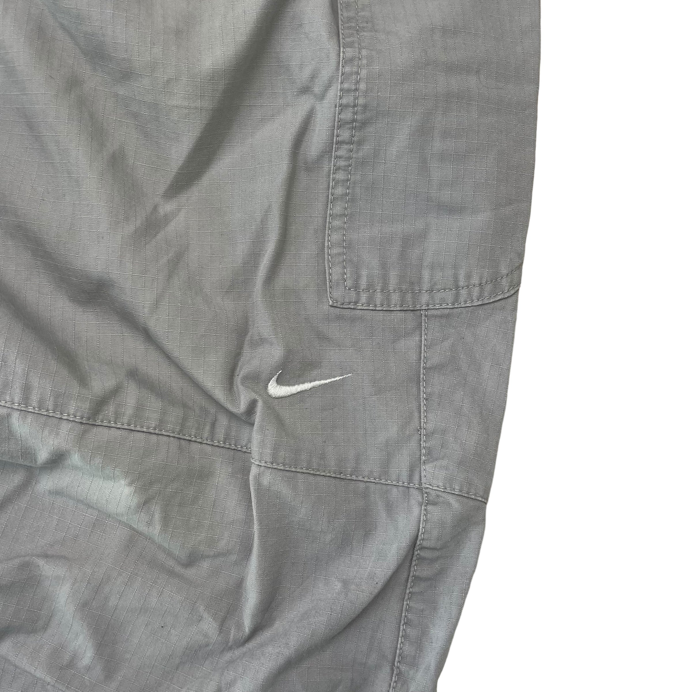 Nike Cargo Shorts - XL